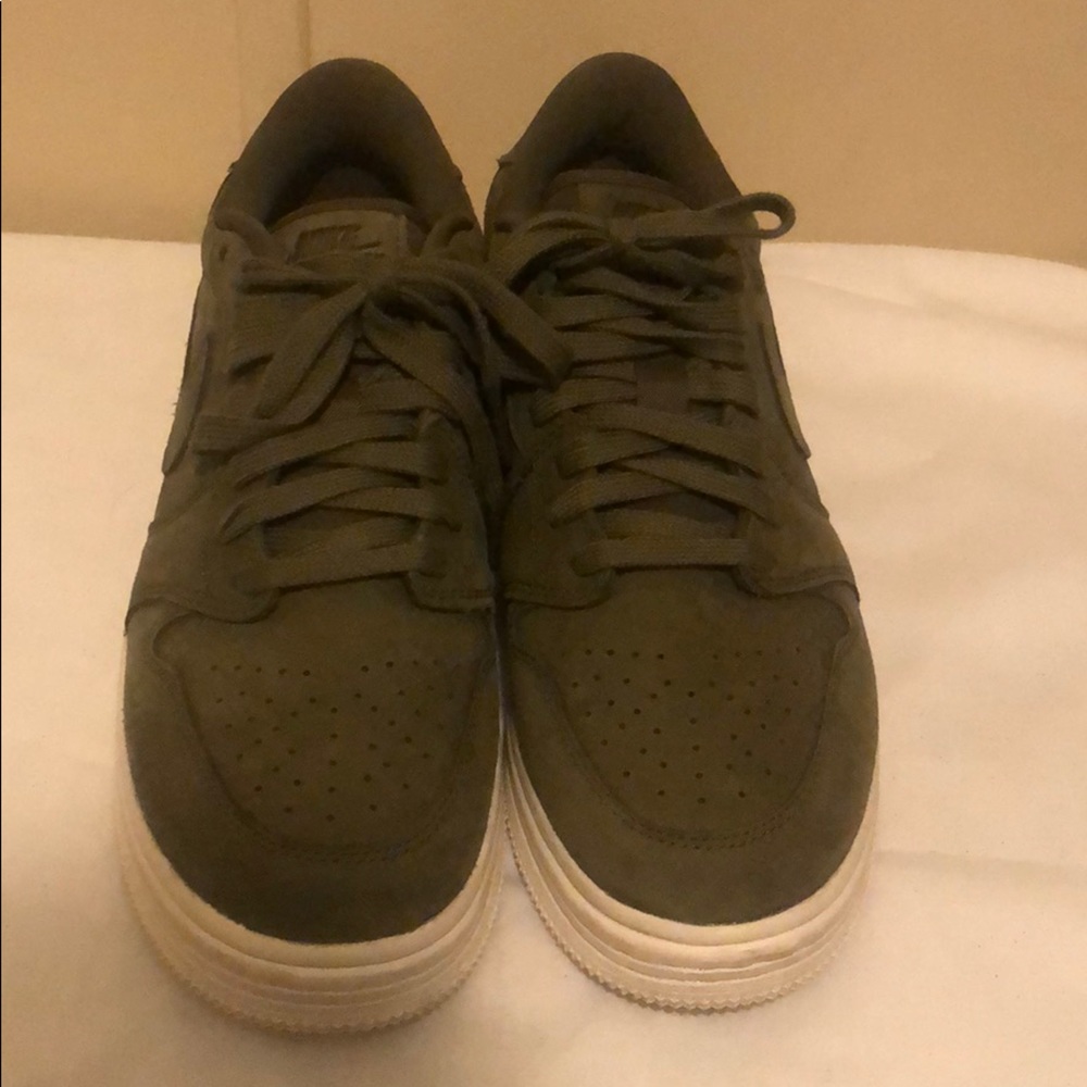 WMNS AIR JORDAN 1 RE LOW